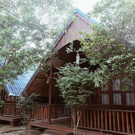 Ruennamyen Resort Amphawa Samut Songkhram Buitenkant foto