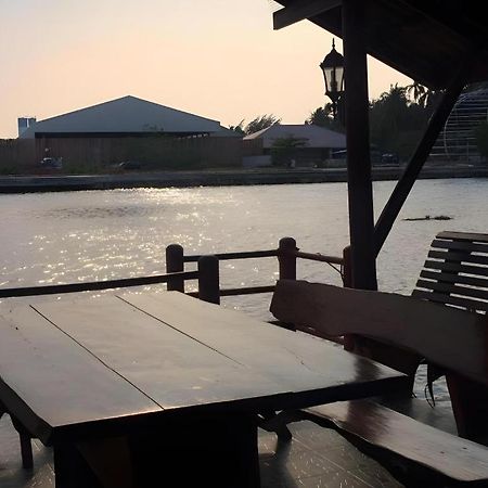 Ruennamyen Resort Amphawa Samut Songkhram Buitenkant foto