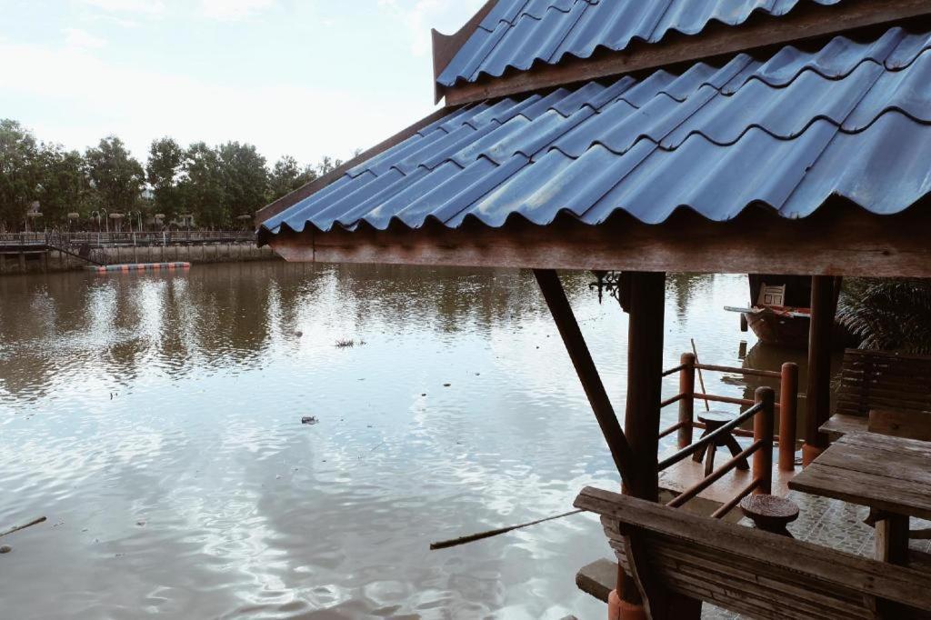 Ruennamyen Resort Amphawa Samut Songkhram Buitenkant foto