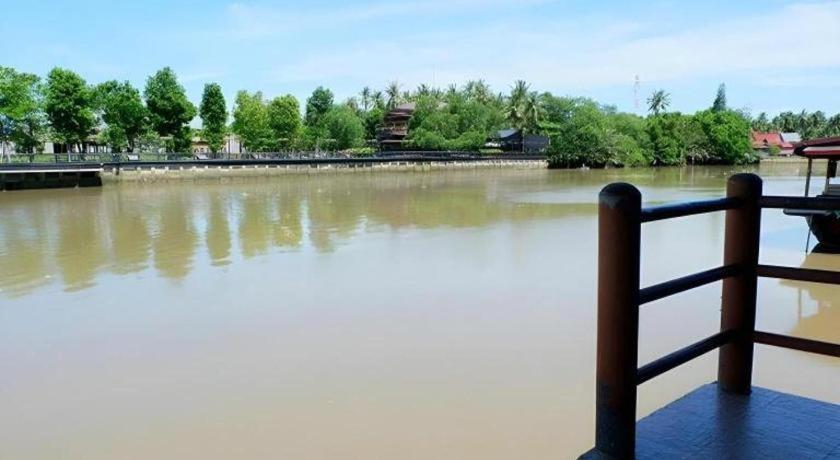 Ruennamyen Resort Amphawa Samut Songkhram Buitenkant foto