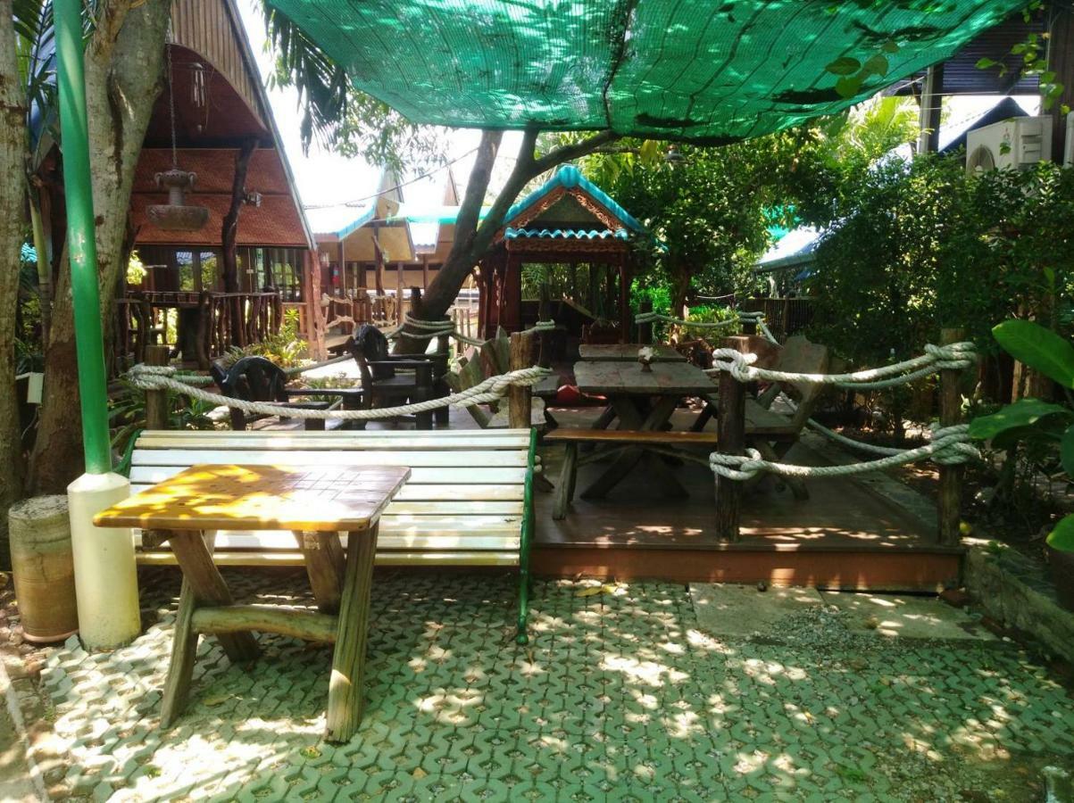Ruennamyen Resort Amphawa Samut Songkhram Buitenkant foto